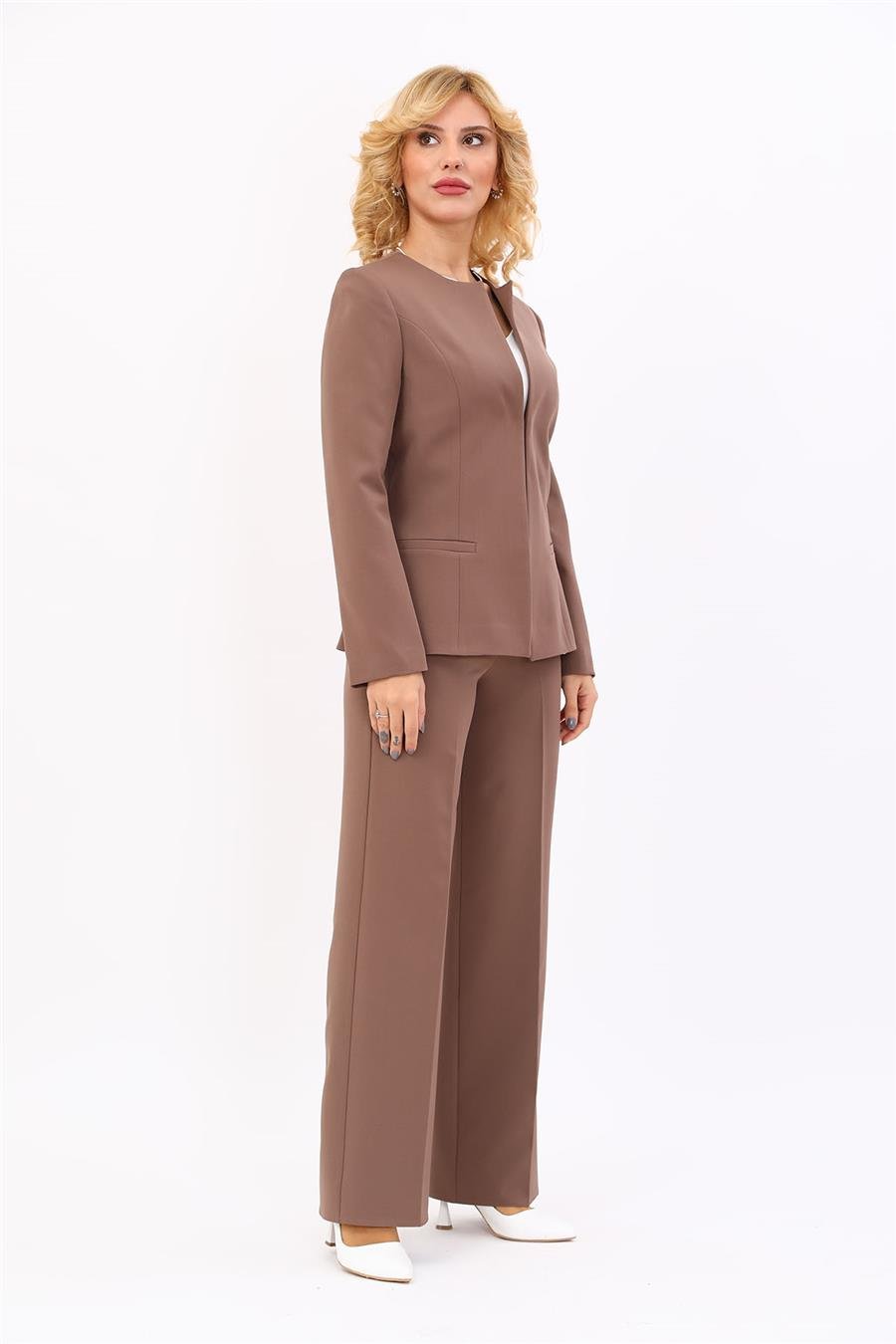 Oval Yaka Yandan Kuplu Klasik Ceket & Bol Paça Pantolon-Kahve Önder Özsoy 1043520 Oval Yaka Uzun Ceket & Bol Paça Pantolon Takım