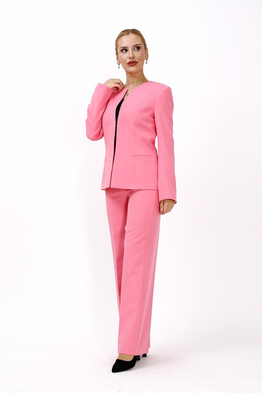 Oval Yaka Yandan Kuplu Klasik Ceket & Bol Paça Pantolon-Pembe Önder Özsoy 1043520 Oval Yaka Uzun Ceket & Bol Paça Pantolon Takım