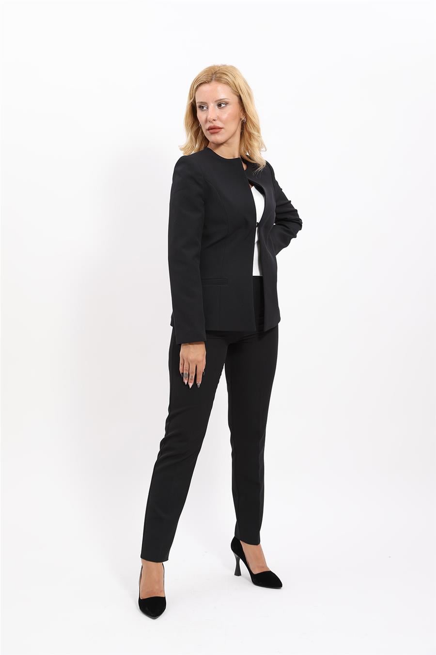 Oval Yaka Yandan Kuplu Klasik Ceket & Dar Paça Pantolon-Siyah Önder Özsoy 1043510 Oval Yaka Uzun Ceket & Boru Paça Pantolon Takım