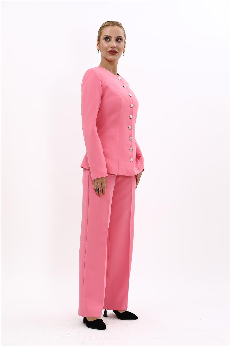 Sıfır Yaka Boydan Düğmeli Ceket & Bol Paça Pantolon-Pembe Önder Özsoy 1064520 Boydan Düğmeli Kemerli Ceket  & Bol Paça Pantolon Takım