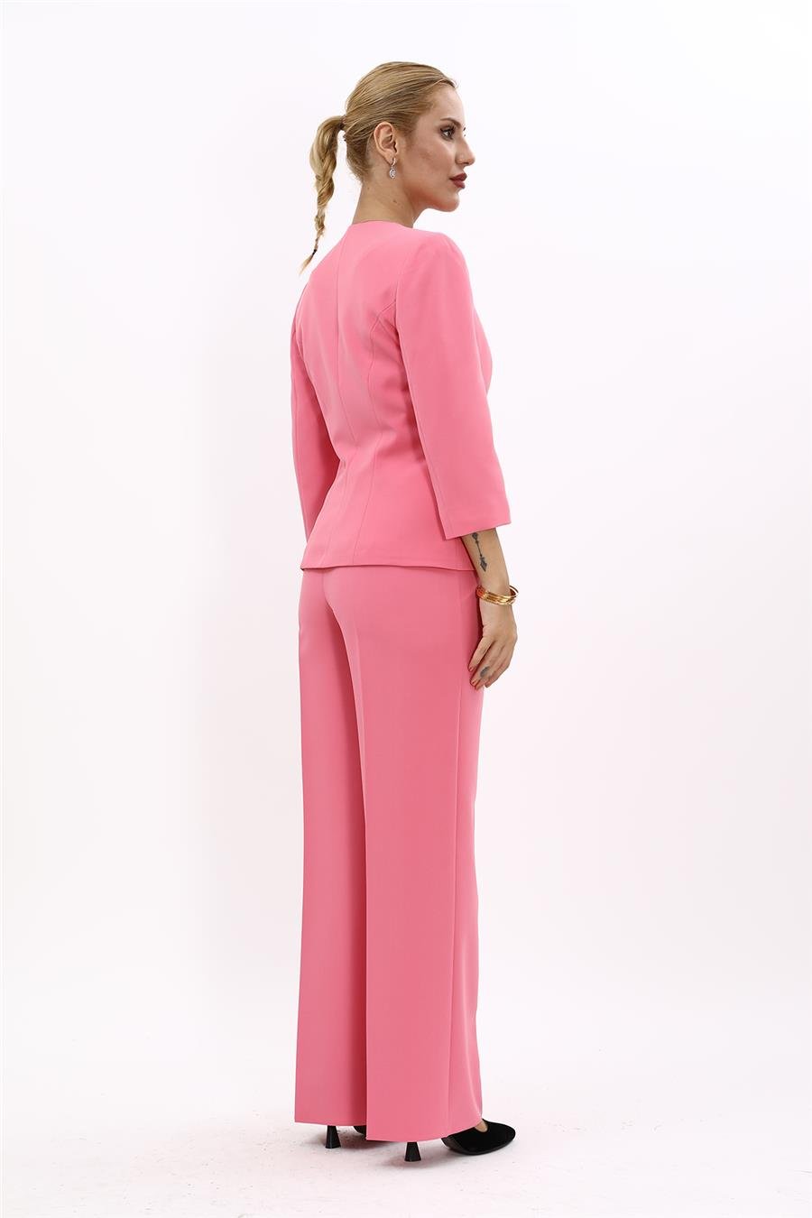 Sıfır Yaka Düz Kısa Ceket & Bol Paça Pantolon Takım-Pembe Önder Özsoy 1015520 Oval Yaka Kısa Ceket & Bol Paça Pantolon Takım