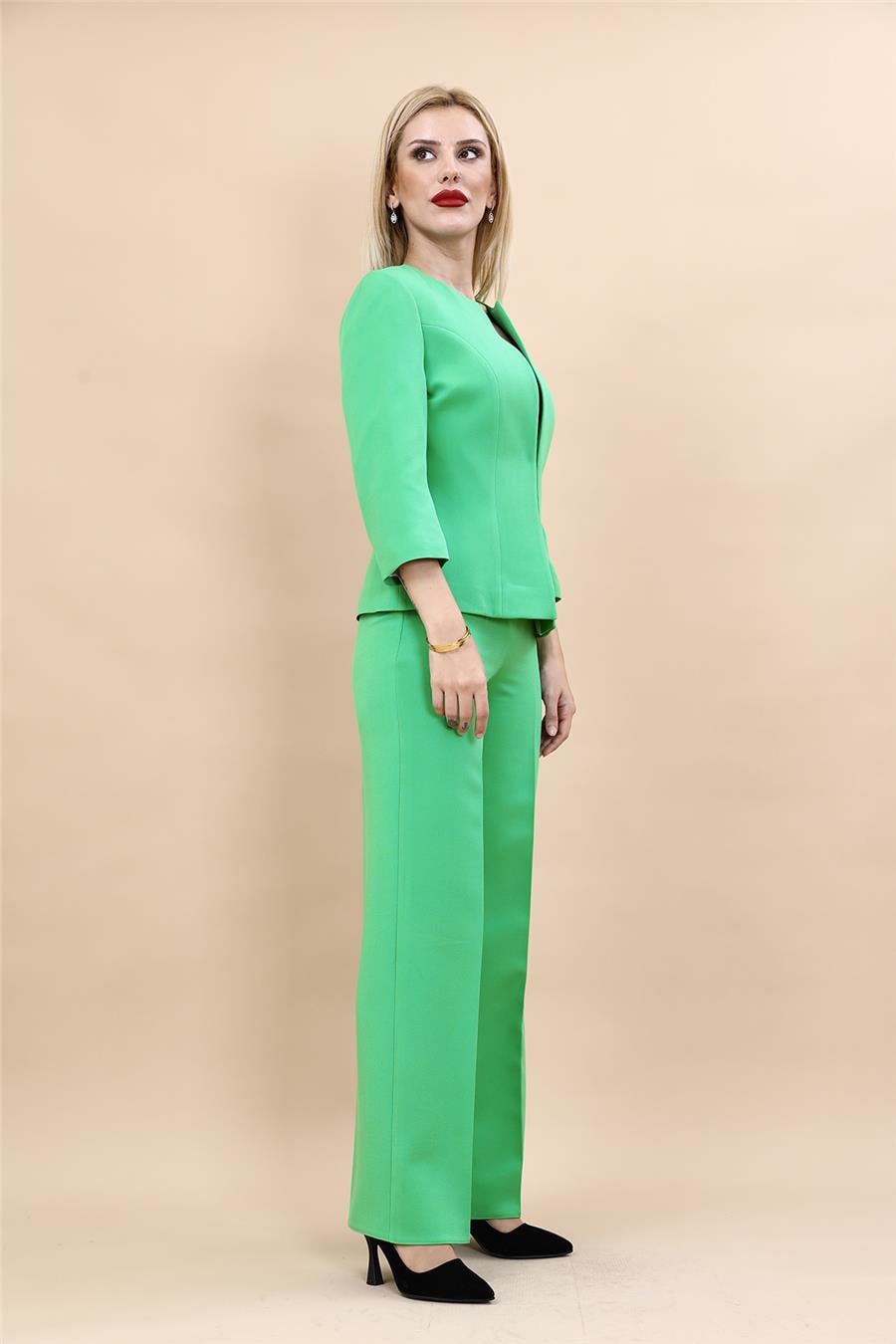 Sıfır Yaka Düz Kısa Ceket & Bol Paça Pantolon Takım-Yeşil Önder Özsoy 1015520 Oval Yaka Kısa Ceket & Bol Paça Pantolon Takım