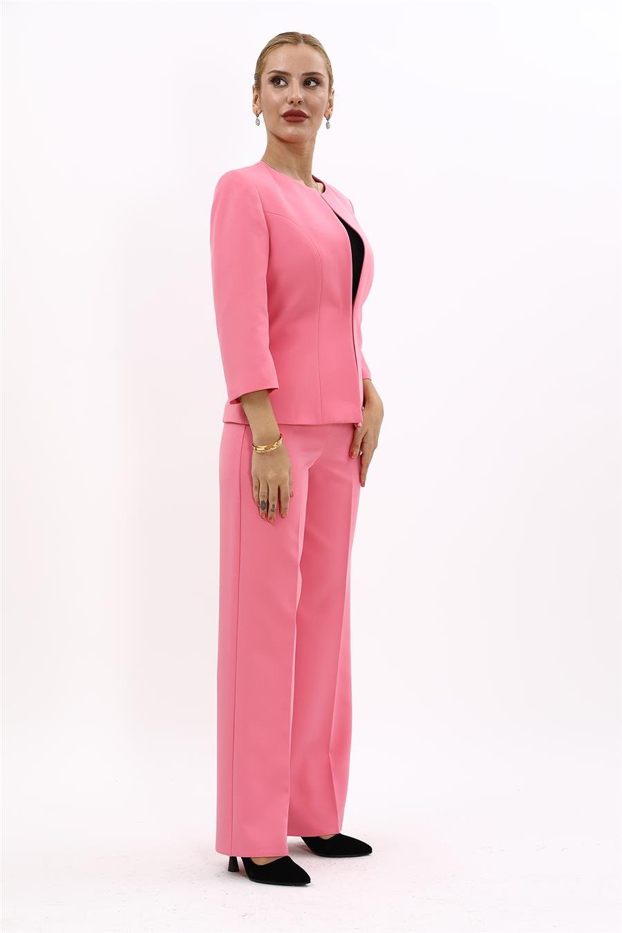 Sıfır Yaka Düz Kısa Ceket & Bol Paça Pantolon Takım-Pembe Önder Özsoy 1015520 Oval Yaka Kısa Ceket & Bol Paça Pantolon Takım