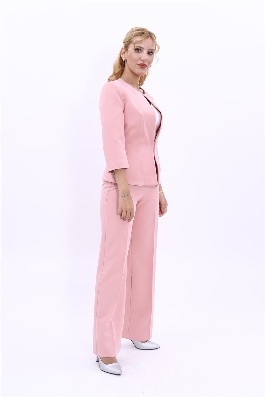Sıfır Yaka Düz Kısa Ceket & Bol Paça Pantolon Takım-Pudra Önder Özsoy 1015520 Oval Yaka Kısa Ceket & Bol Paça Pantolon Takım