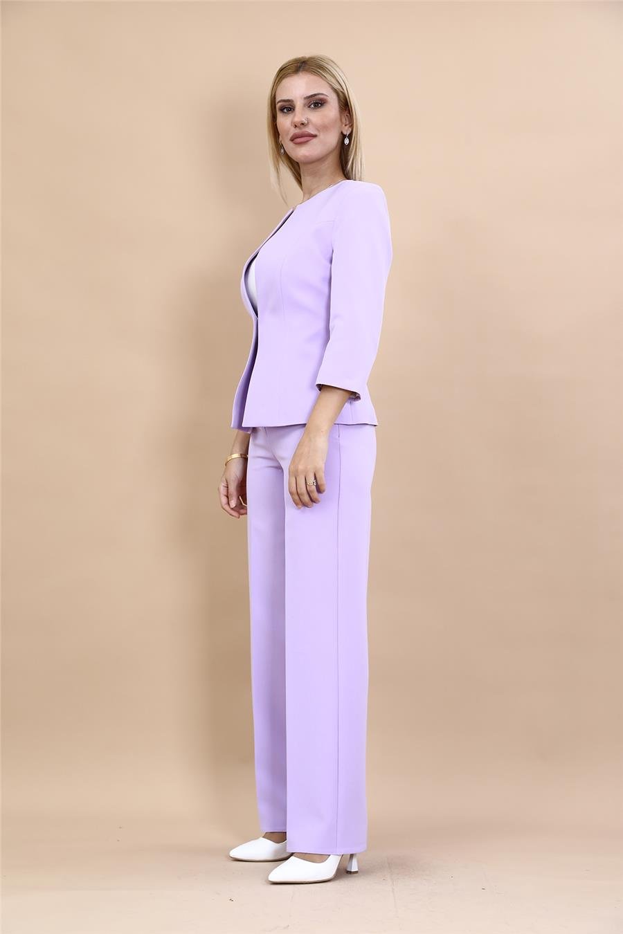 Sıfır Yaka Düz Kısa Ceket & Bol Paça Pantolon Takım-Menekşe Önder Özsoy 1015520 Oval Yaka Kısa Ceket & Bol Paça Pantolon Takım