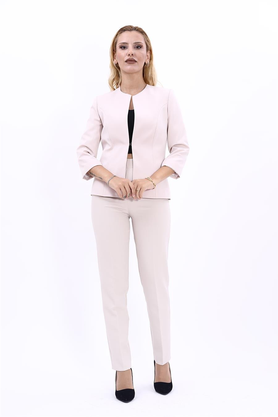 Sıfır Yaka Düz Kısa Ceket &  Dar Paça Pantolon-Bej Önder Özsoy 1015510 Oval Yaka Kısa Ceket & Boru Paça Pantolon Takım