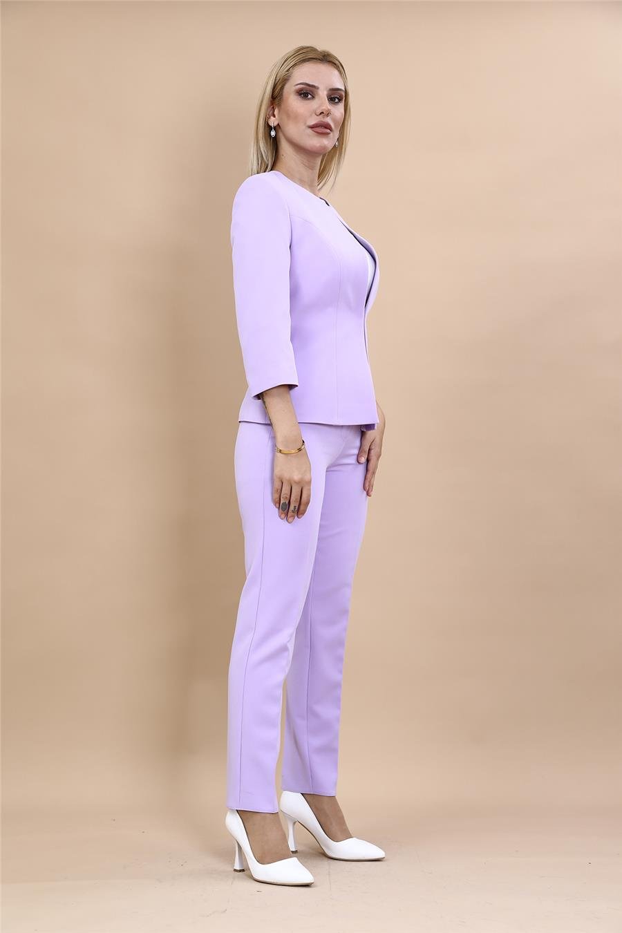 Sıfır Yaka Düz Kısa Ceket &  Dar Paça Pantolon-Menekşe Önder Özsoy 1015510 Oval Yaka Kısa Ceket & Boru Paça Pantolon Takım
