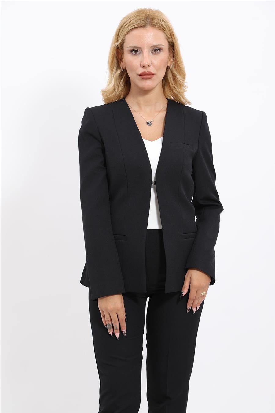 V Yaka Boydan Kuplu Kılasik Ceket & Dar Paça Pantolon-Siyah Önder Özsoy 1041510 V Yaka Uzun Ceket & Boru Paça Pantolon Takım