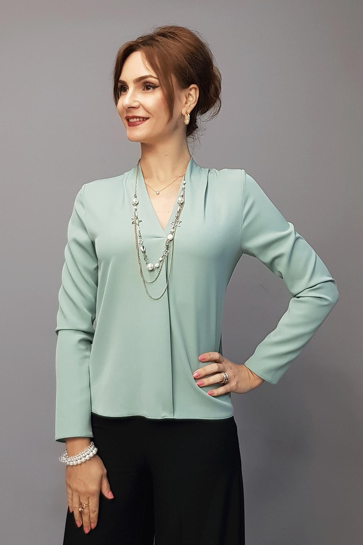 V Yaka Omuz Pileli Uzun Kol Bluz-Çağla Önder Özsoy 3502100 V Yaka Omuz Pileli Uzun Kol Bluz