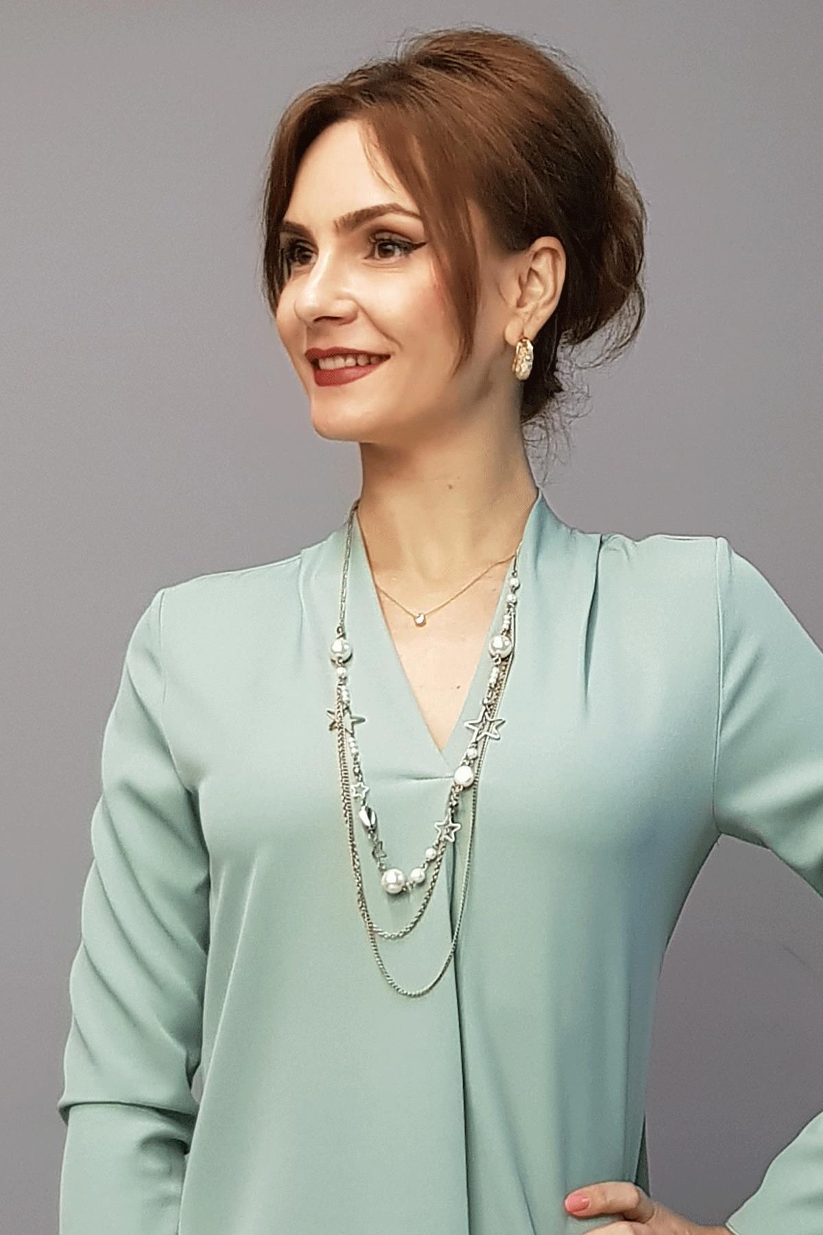 V Yaka Omuz Pileli Uzun Kol Bluz-Çağla Önder Özsoy 3502100 V Yaka Omuz Pileli Uzun Kol Bluz