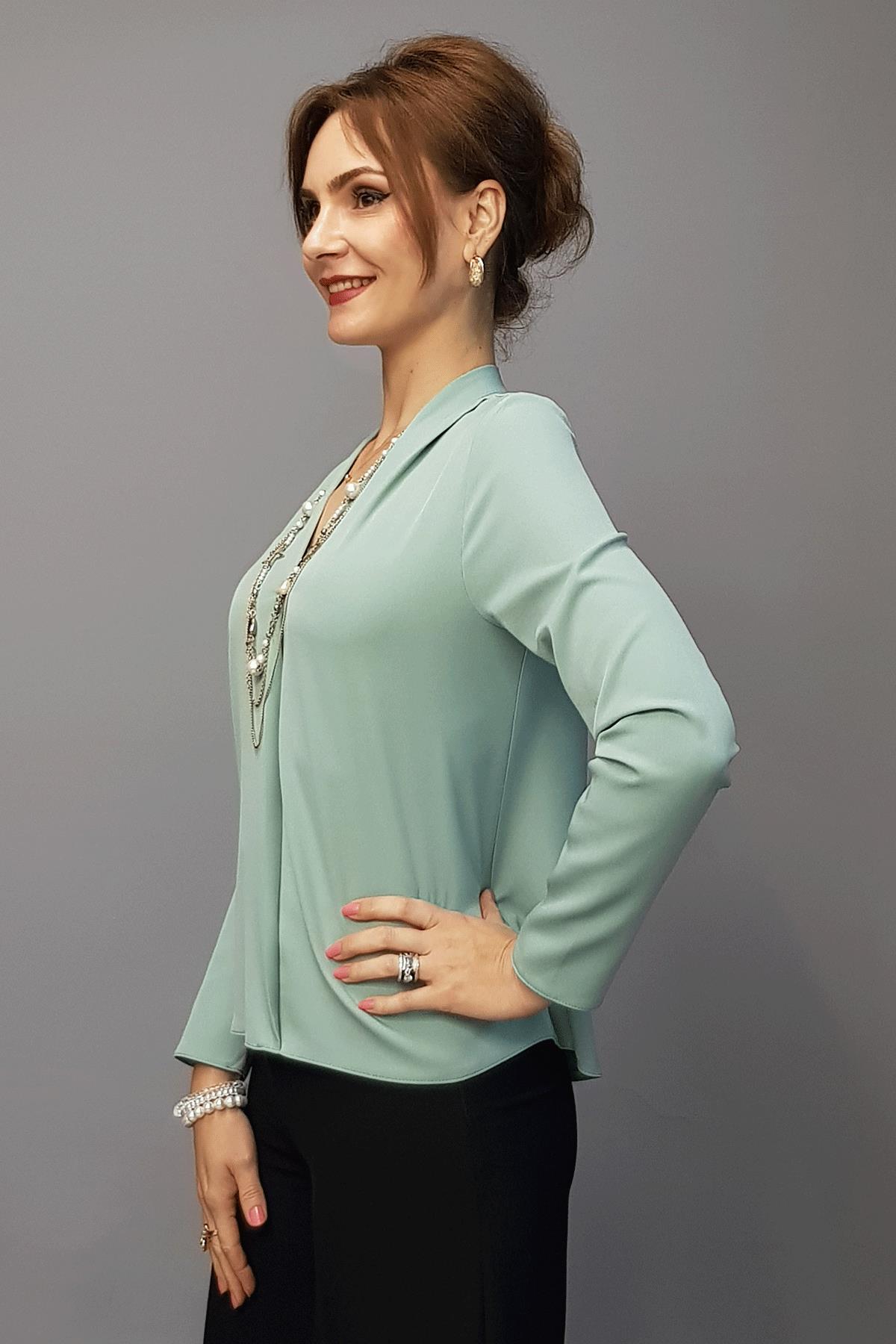 V Yaka Omuz Pileli Uzun Kol Bluz-Çağla Önder Özsoy 3502100 V Yaka Omuz Pileli Uzun Kol Bluz