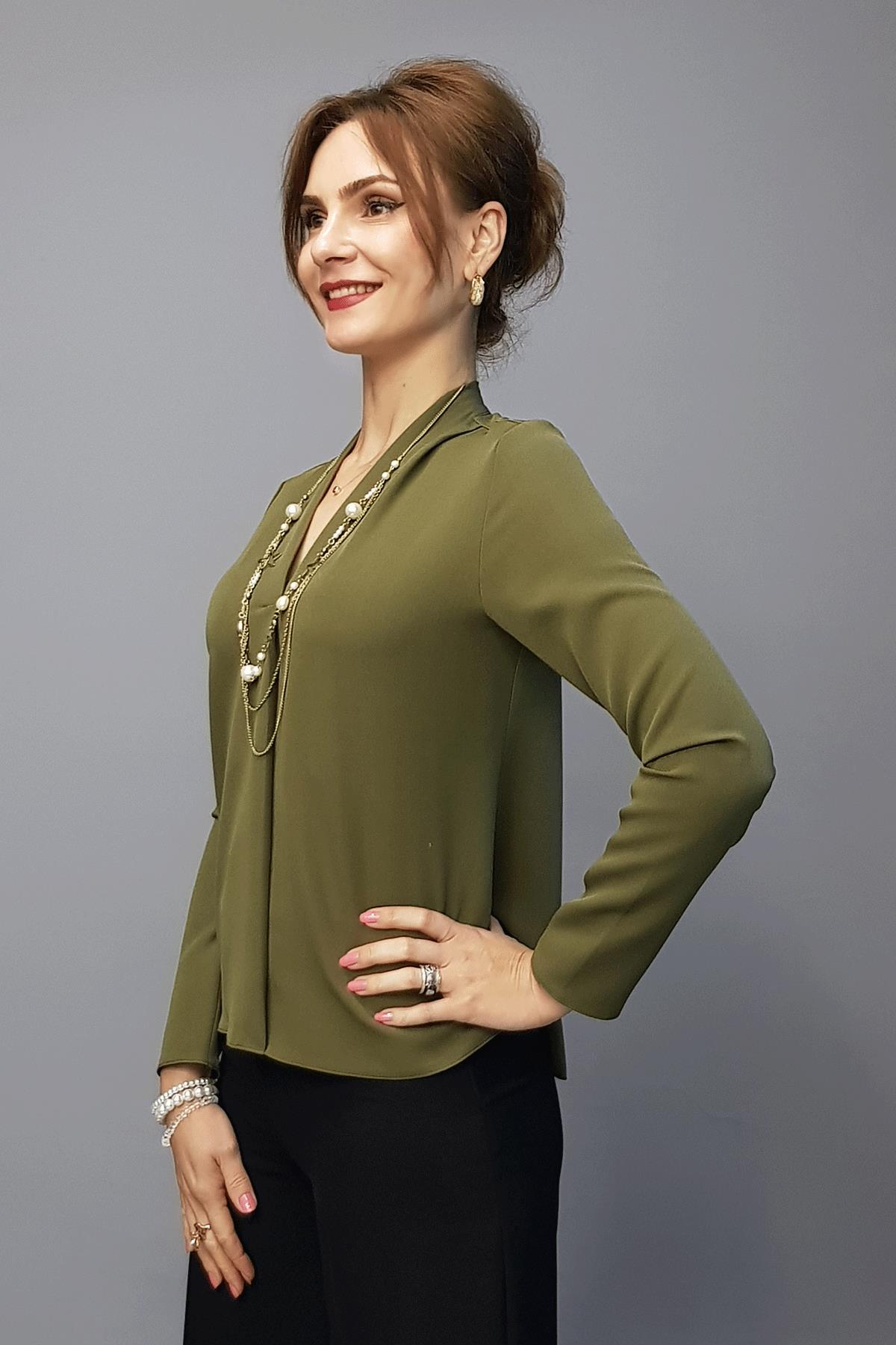 V Yaka Omuz Pileli Uzun Kol Bluz-Haki Önder Özsoy 3502100 V Yaka Omuz Pileli Uzun Kol Bluz