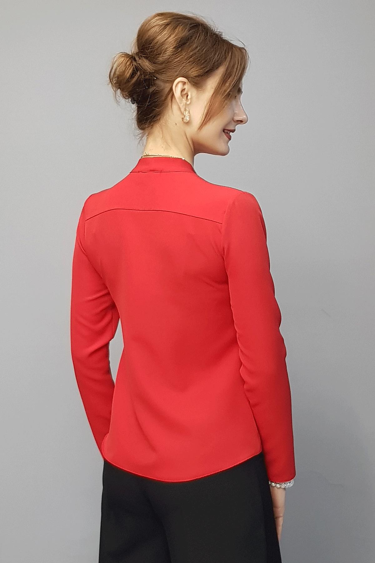 V Yaka Omuz Pileli Uzun Kol Bluz-Kırmızı Önder Özsoy 3502100 V Yaka Omuz Pileli Uzun Kol Bluz