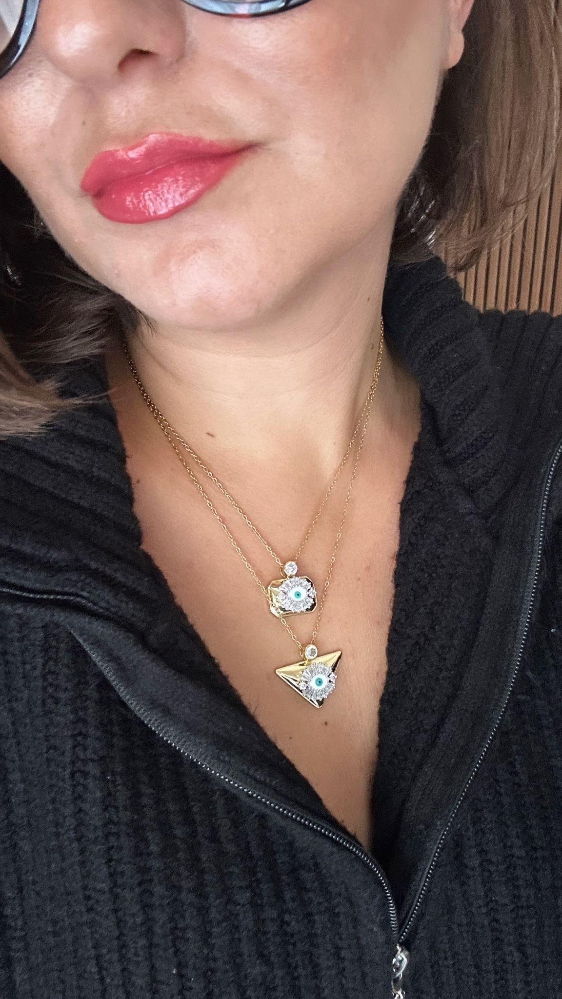 Baget Taşlı Üçgen Nazar Boncuklu Kolye