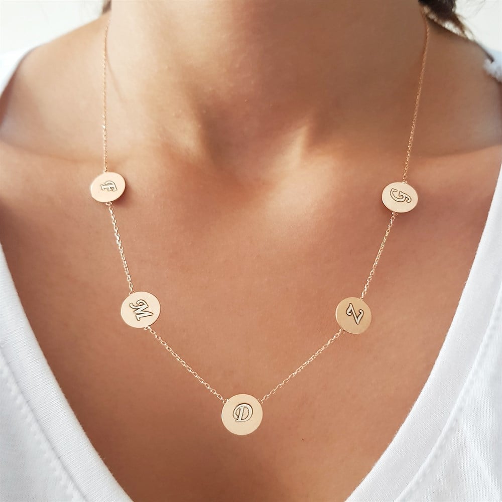 BEŞLİ PUL HARF GÜMÜŞ KOLYE