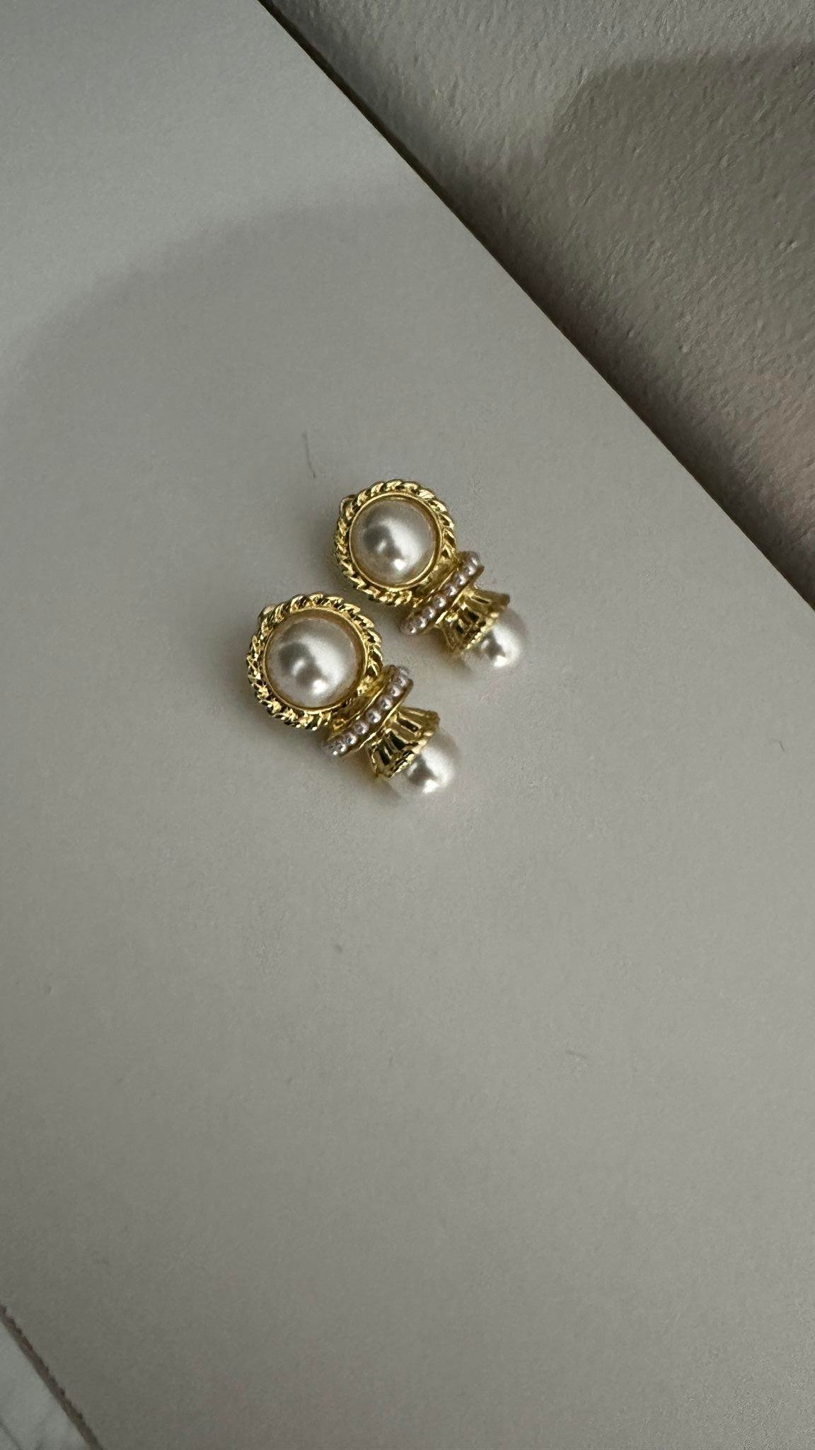 Burgu Detay İnci Küpe