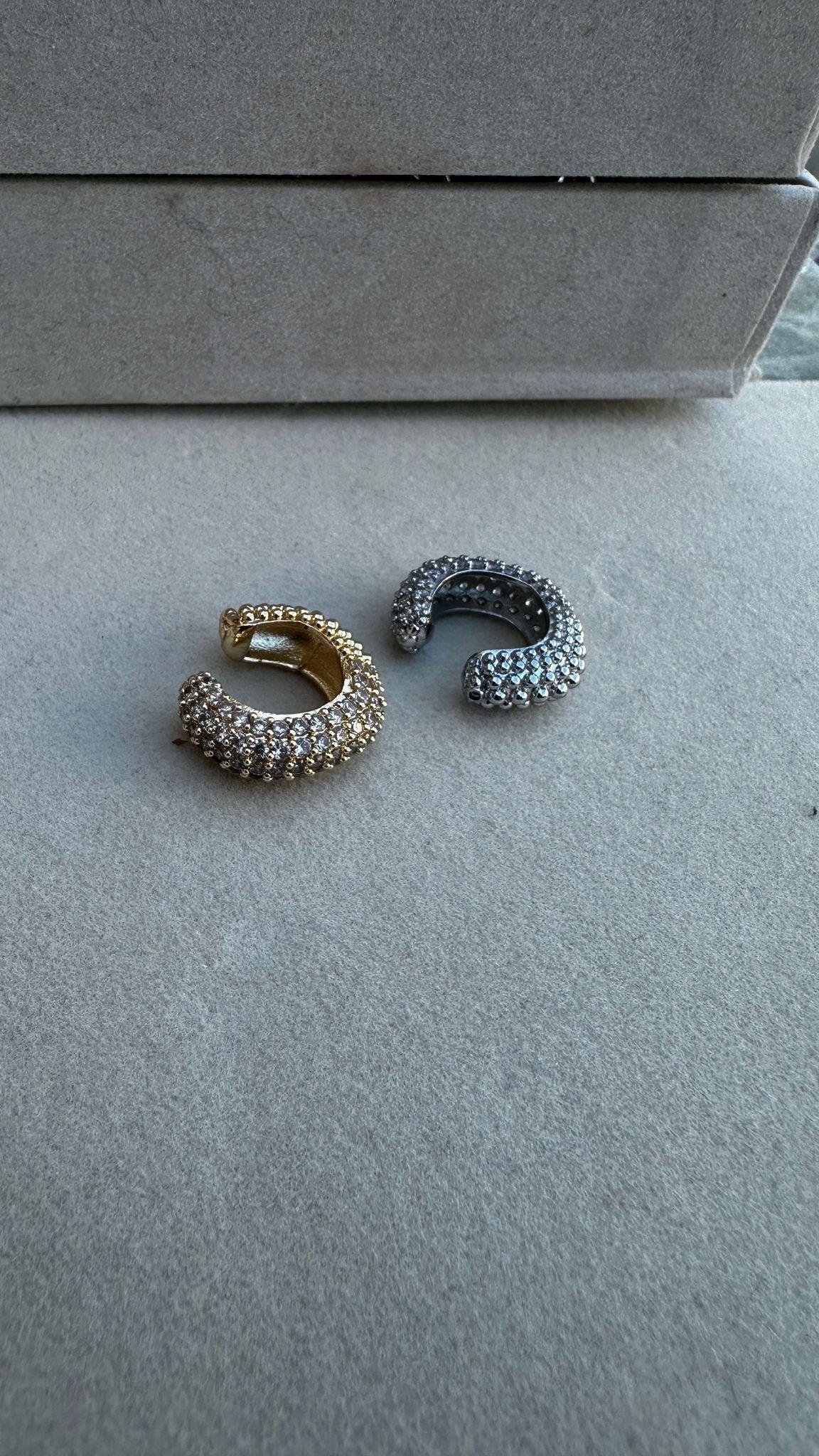 Çift Taraflı Kullanılabilen Zirkon Taşlı Kılkırdak Küpesi