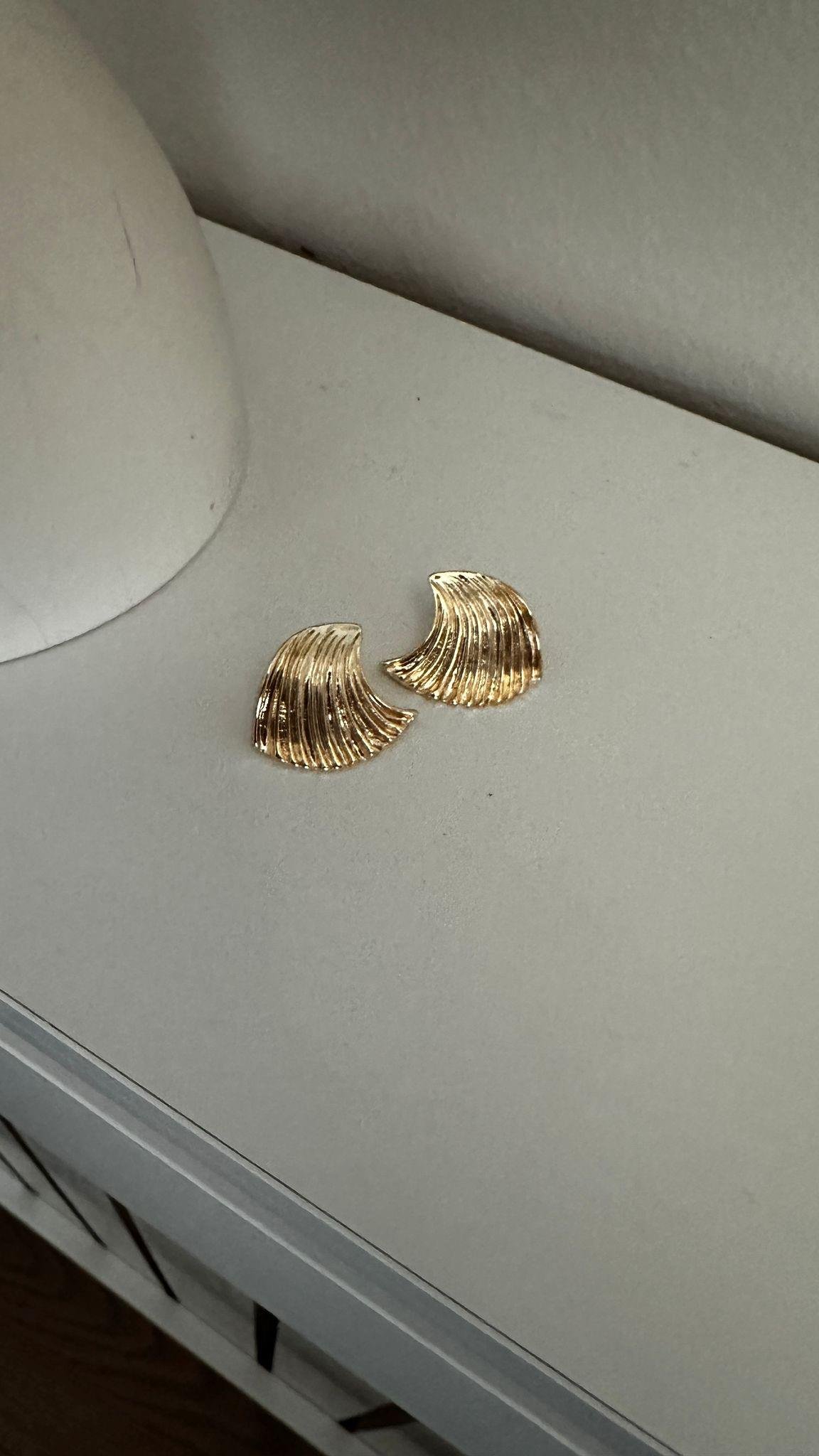 Dalga Detay Yaprak Küpe