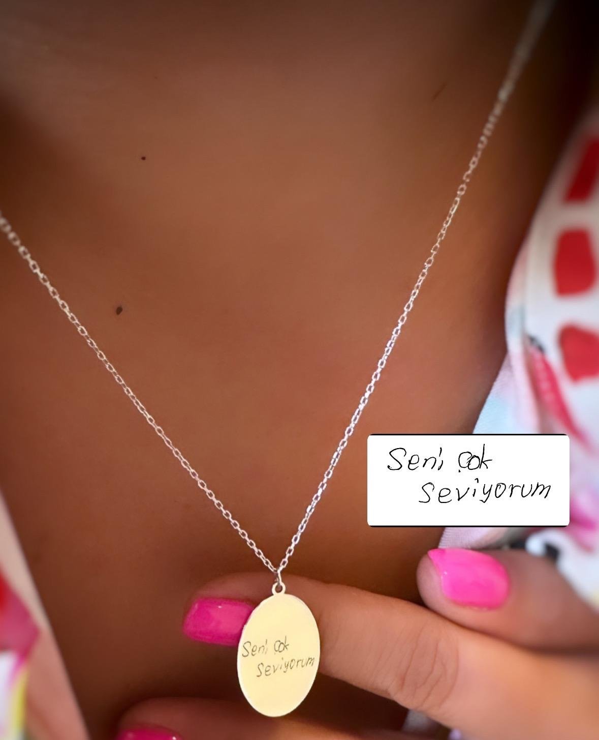 El Yazısı Oval Plaka Gümüş Kolye