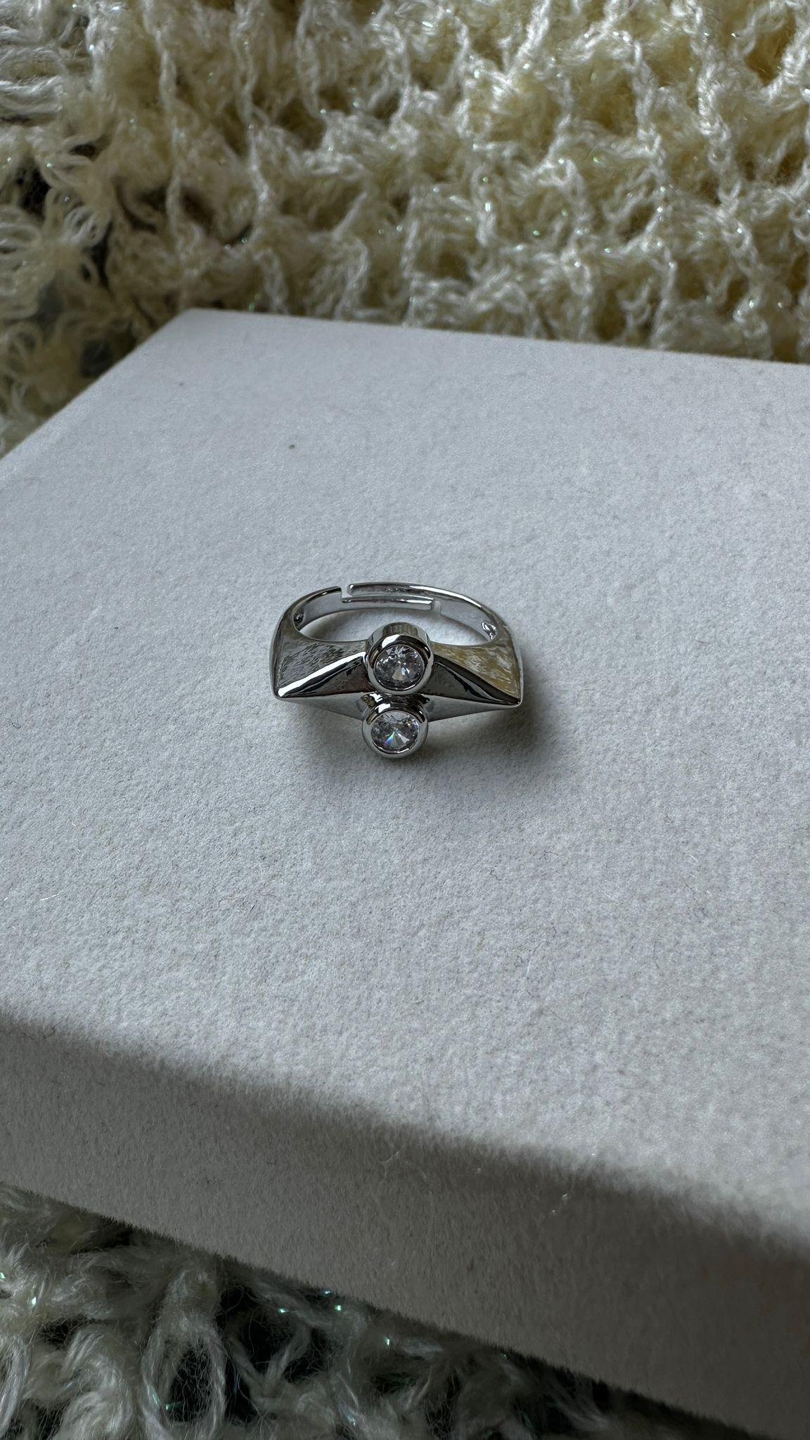 İki Taşlı Geometrik Yüzük