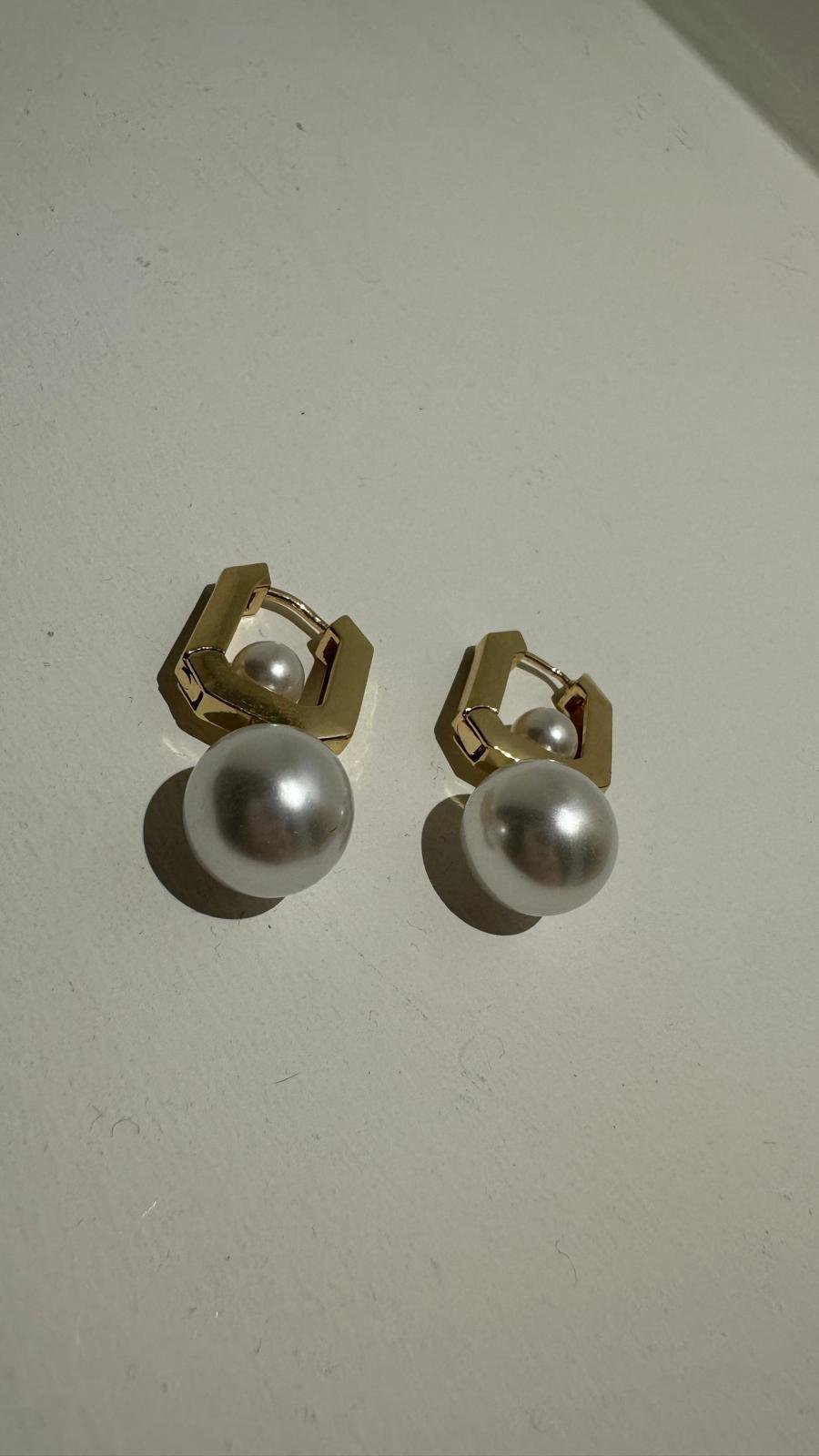 İncili Kare Halka Küpe