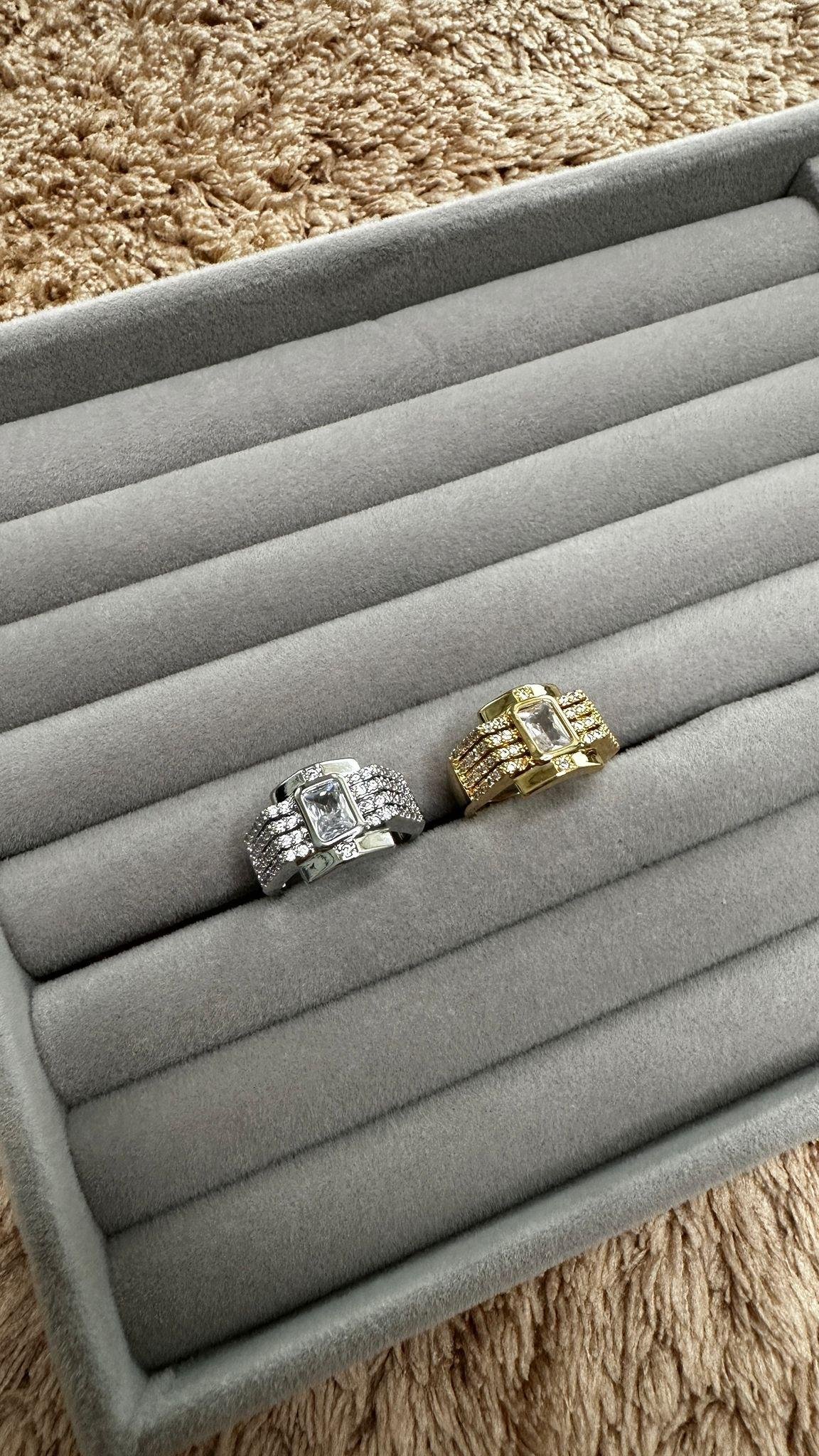 Kare Montür Taşlı Şövalye Yüzük 