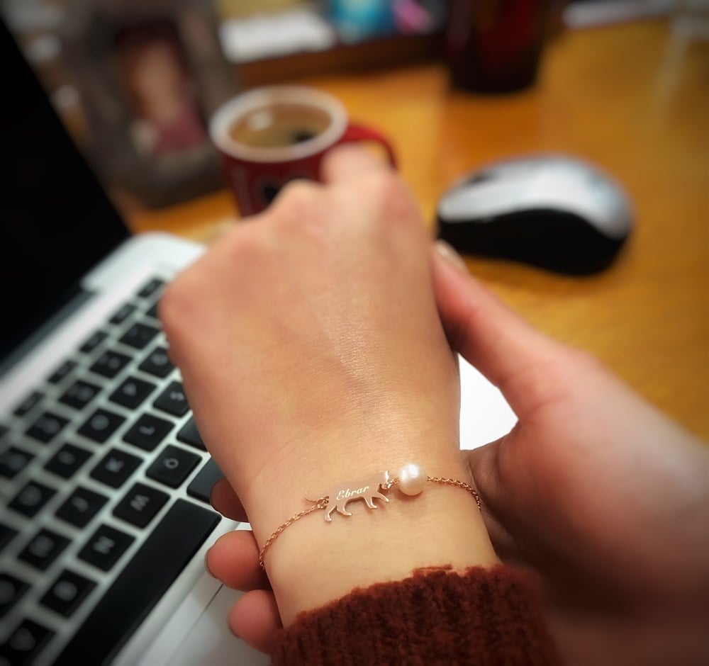 Kedicik İnci Detaylı İsimli Gümüş Bileklik