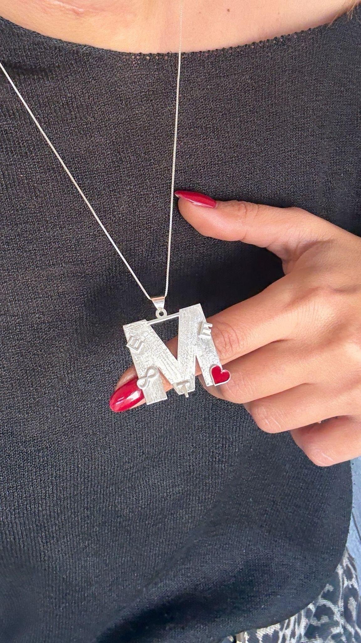 Kırmızı Kalp ve Sonsuzluk Detay Büyük Harf İsim Gümüş Kolye