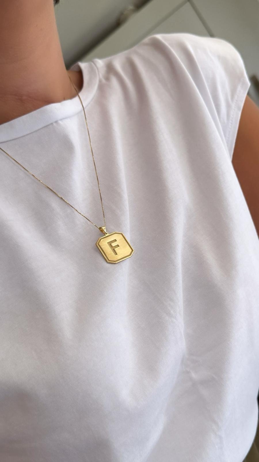 Küp Zincir Detay Kare Plaka Harf Gümüş Kolye