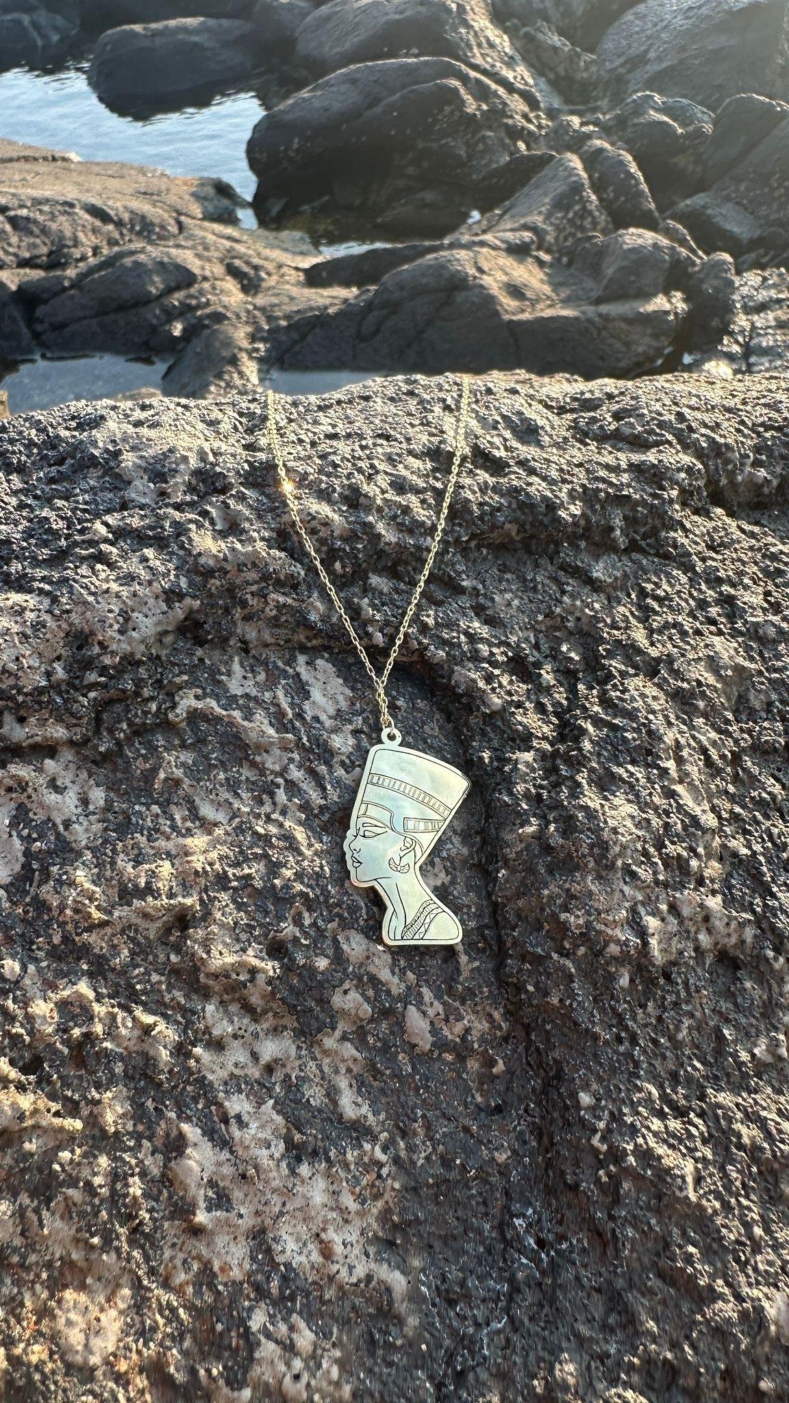 Nefertiti Gümüş Kolye