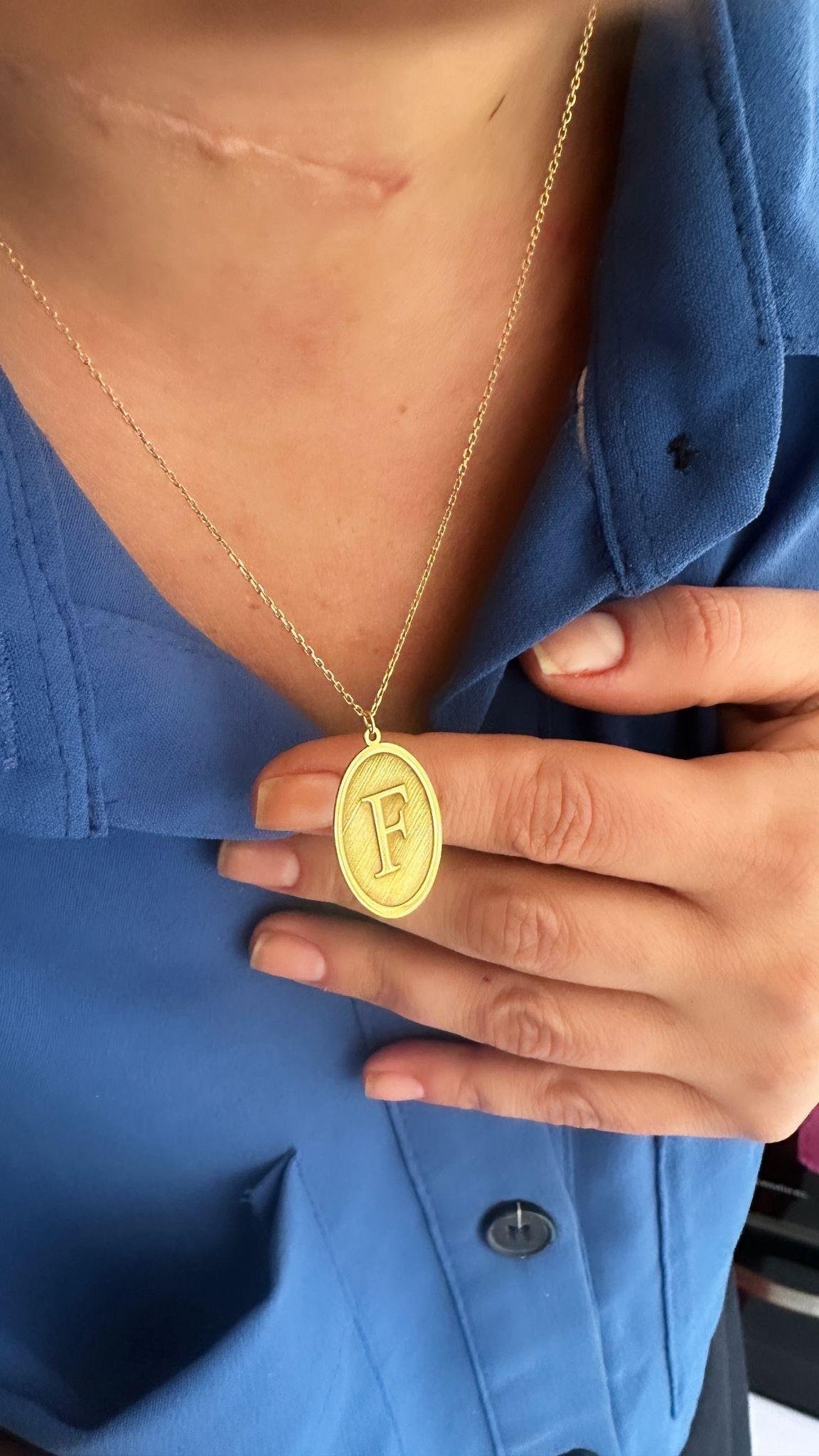 Oval Pul Plaka Harf Gümüş Kolye