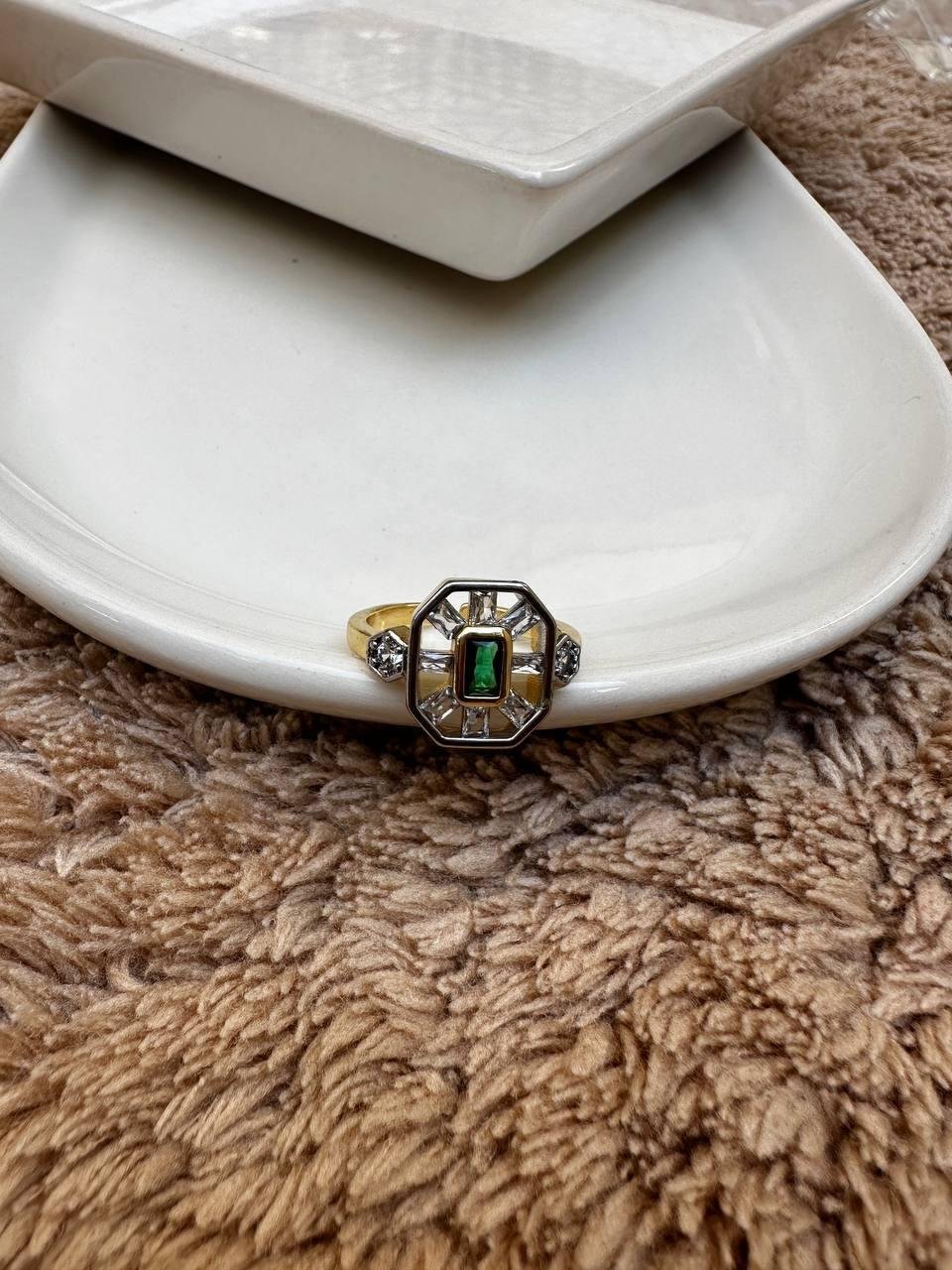 Pembe - Yeşil Baget Taşlı Altıgen Yüzük 