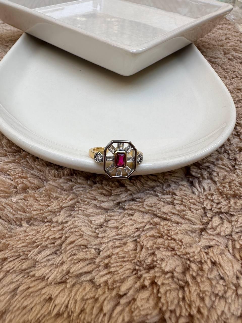 Pembe - Yeşil Baget Taşlı Altıgen Yüzük 