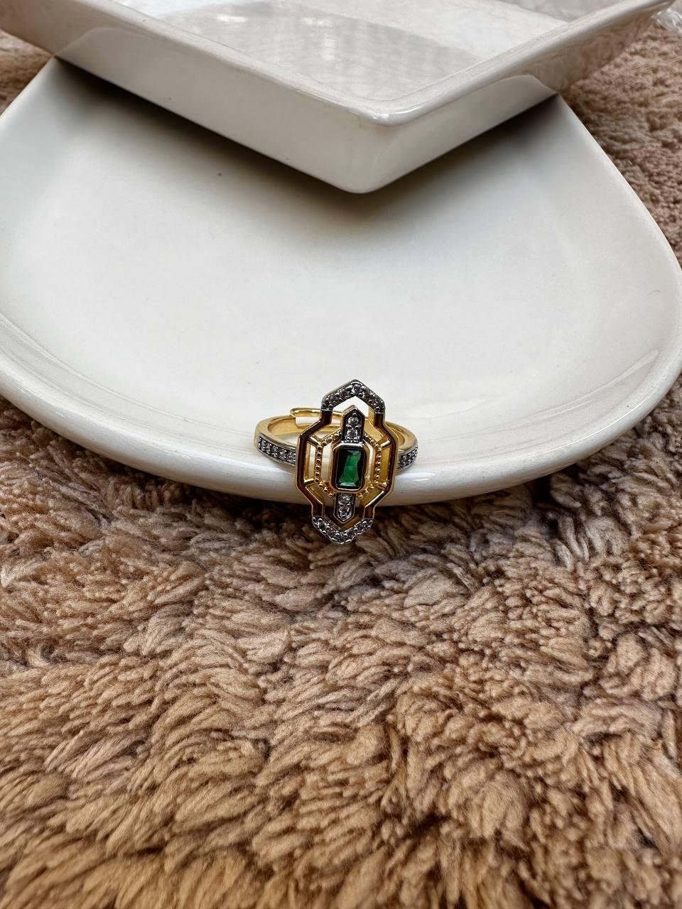 Pembe - Yeşil Baget Taşlı Otantik Yüzük