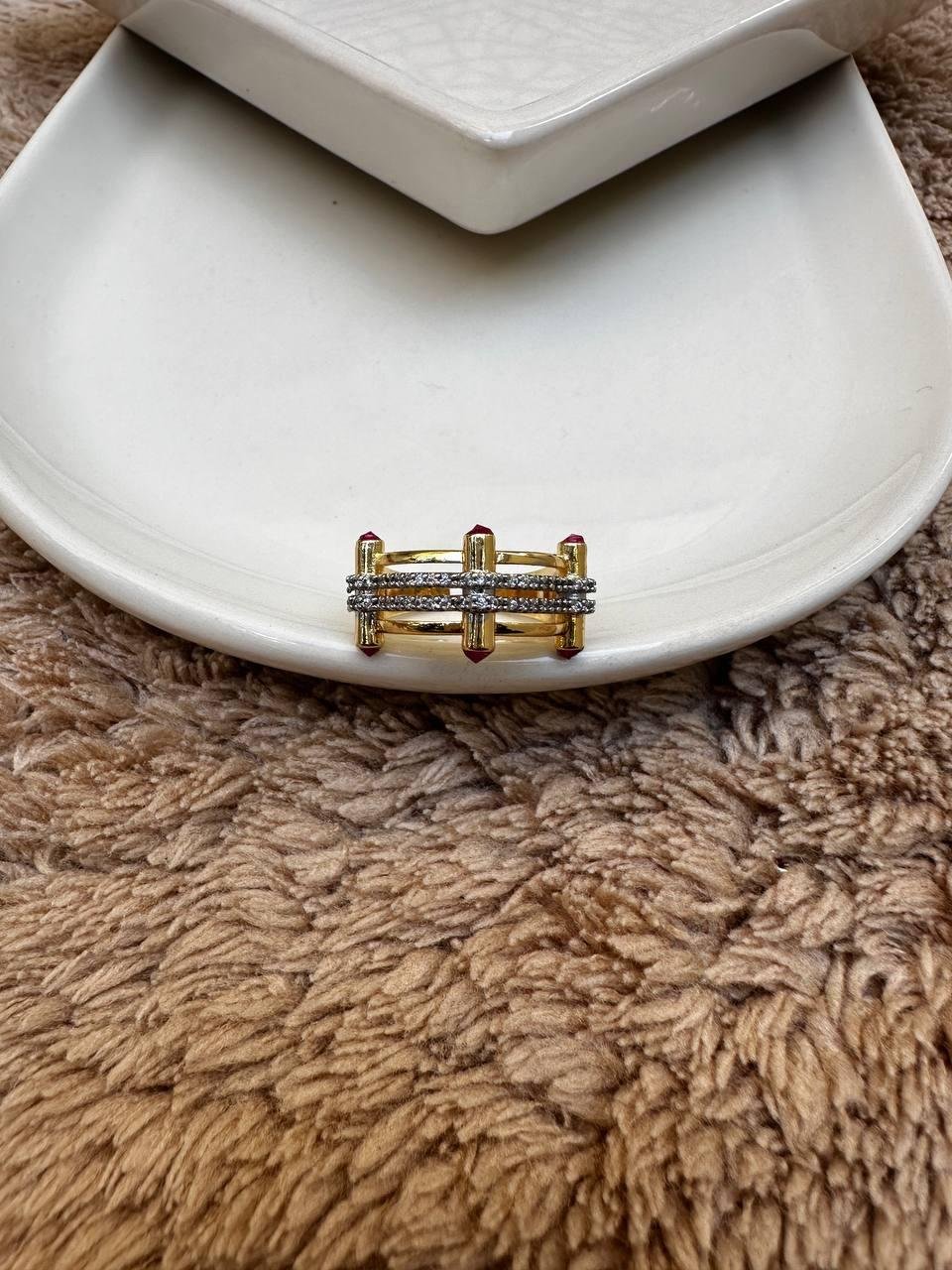 Pembe Zirkon Taş Detay Çift Sıra Taşlı Yüzük