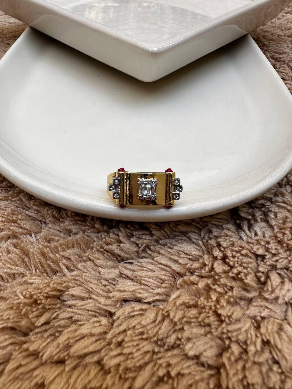 Pembe Zirkon ve Baget Taşlı Şövalye Yüzük