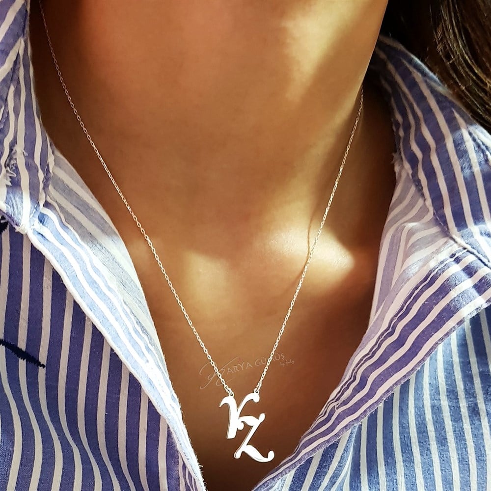 Tasarım Çapraz Harf Gümüş Kolye