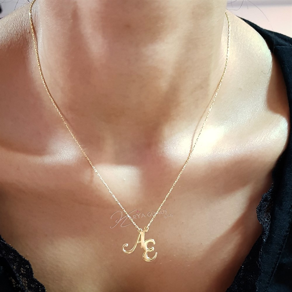 Tasarım Çapraz Harf Gümüş Kolye