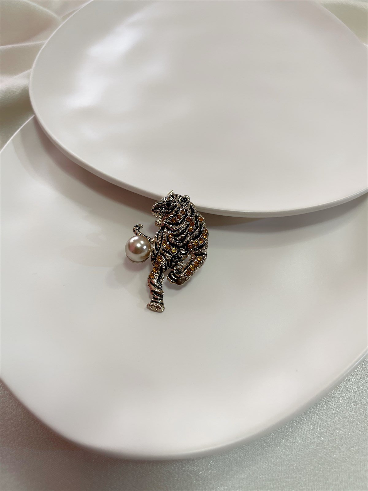 Tasarım Kaplan ByFuly Broş