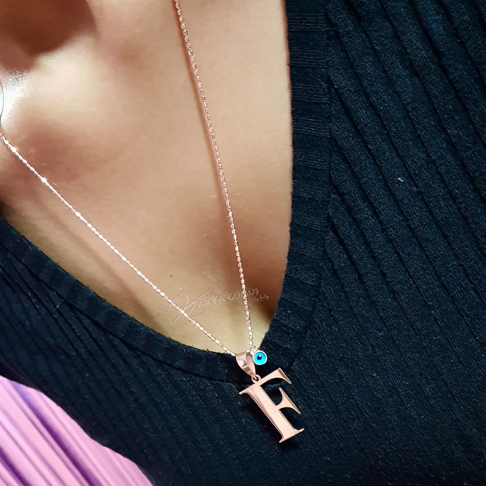 Tasarım Madalyon Boy Harfli Gümüş Kolye