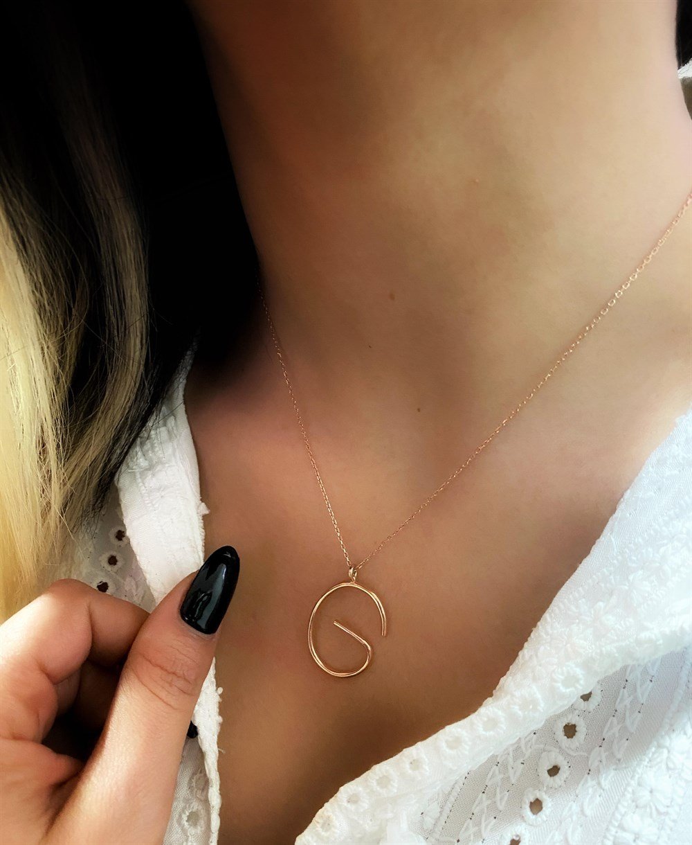 Tasarım Tel İşçilikli Harf Gümüş Kolye