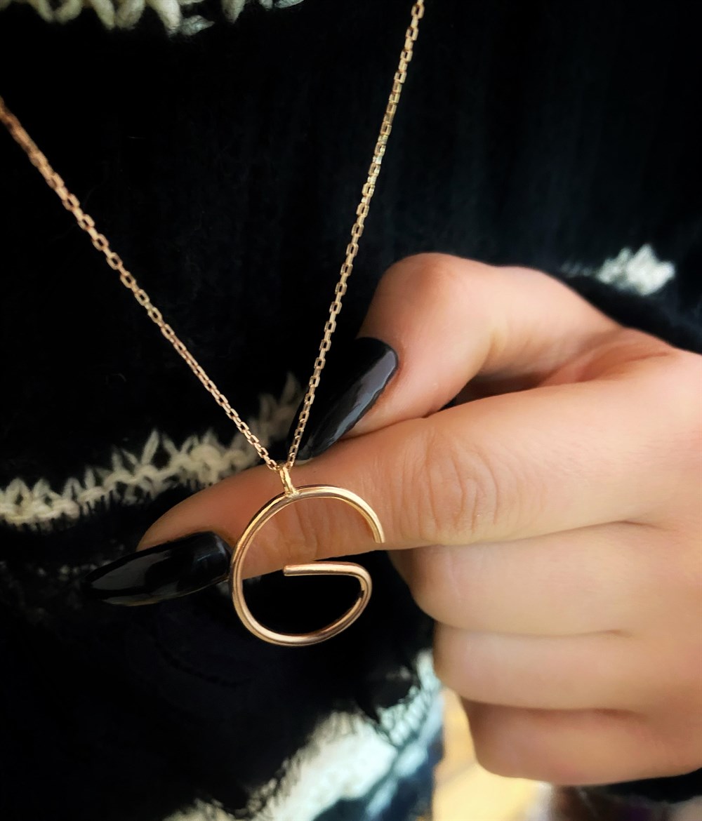 Tasarım Tel İşçilikli Harf Gümüş Kolye