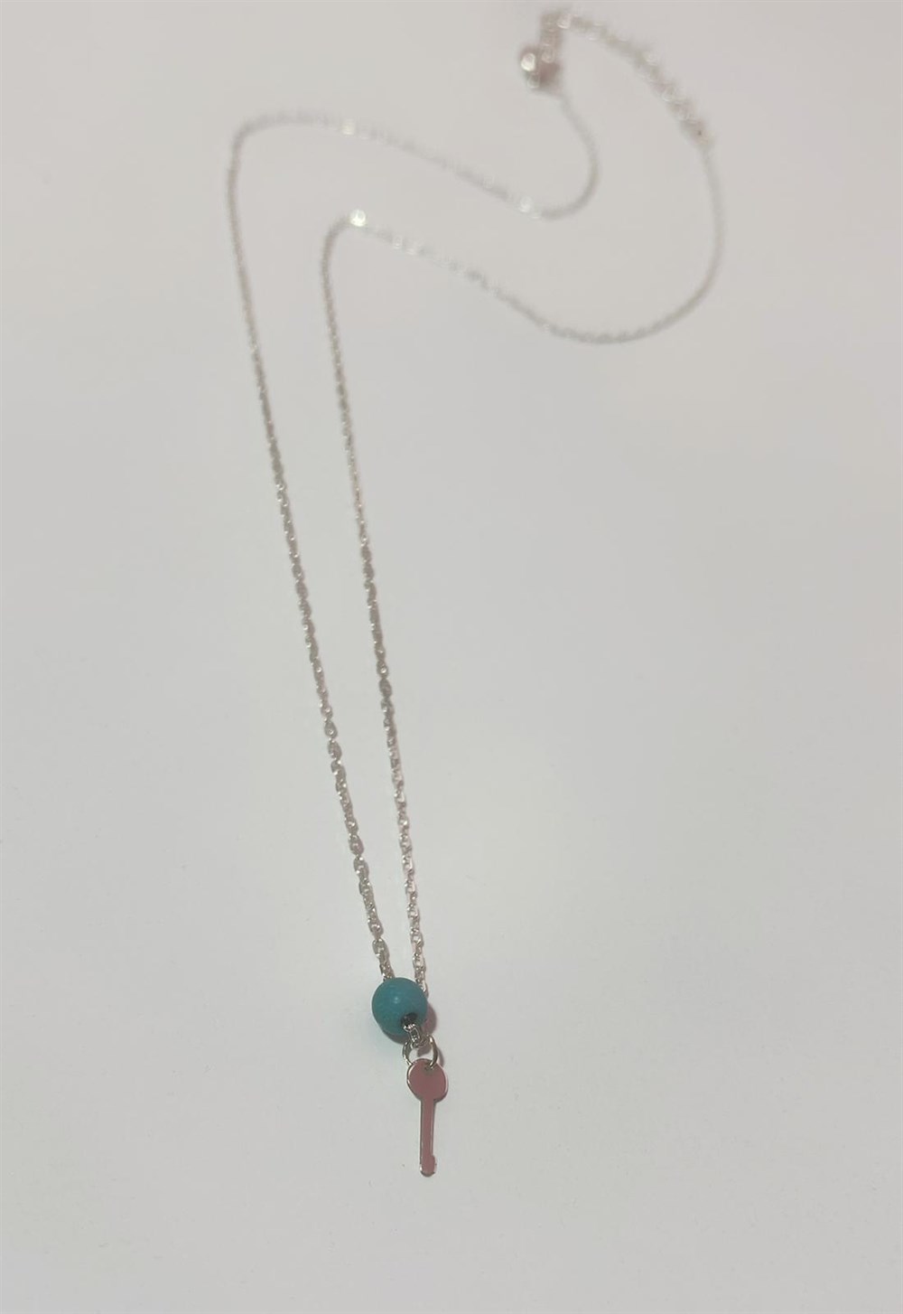 Turkuaz Taşlı Minik Anahtar Gümüş Kolye