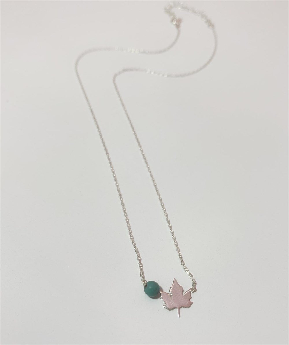 Turkuaz Taşlı Minik Çınar Yaprağı Gümüş Kolye