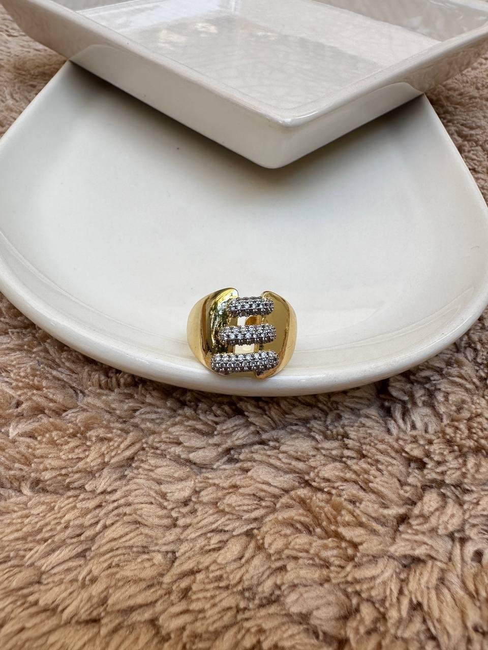 Üç Sıra Zirkon Taşlı Kalın Yüzük