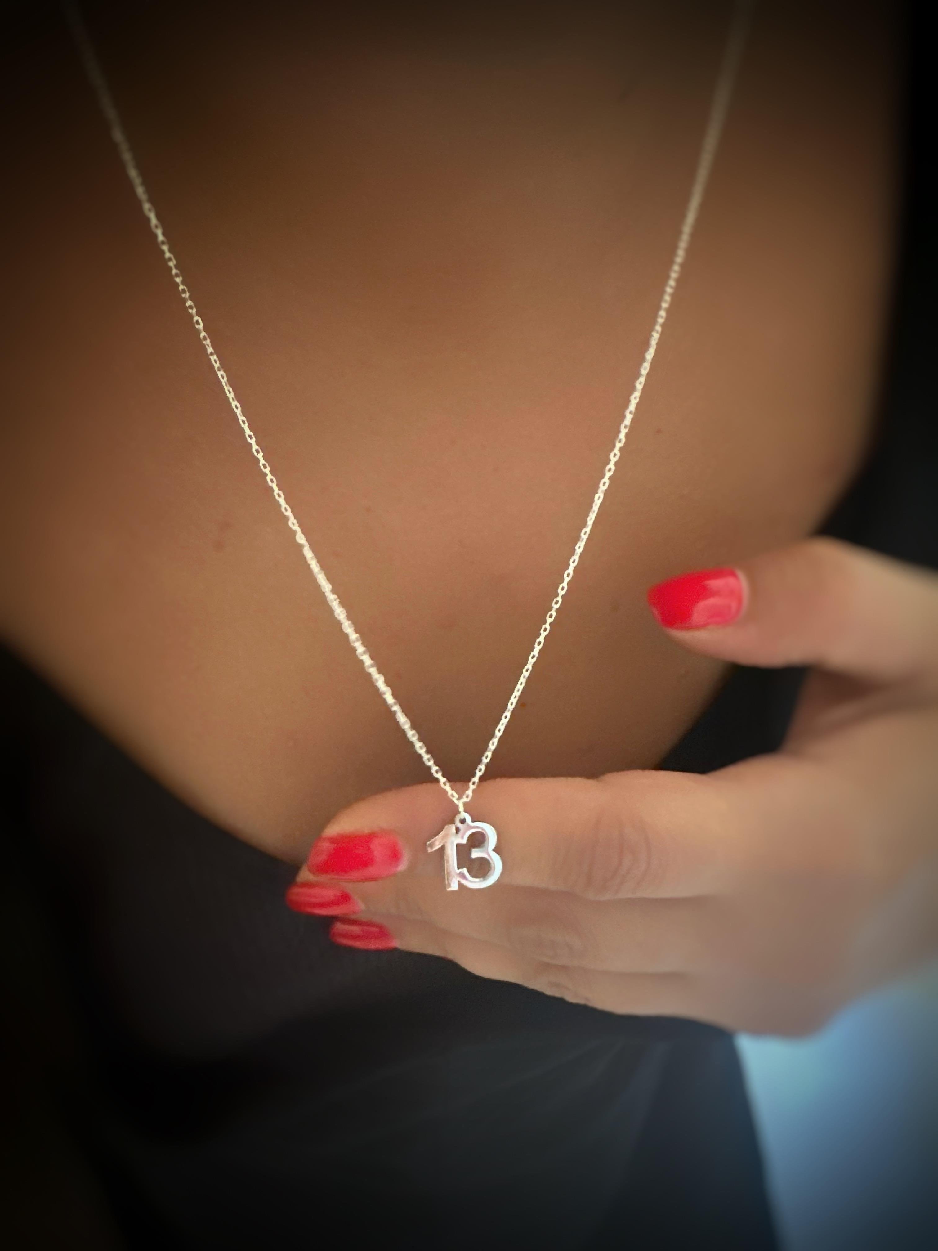 Uğurlu Sayı Gümüş Kolye