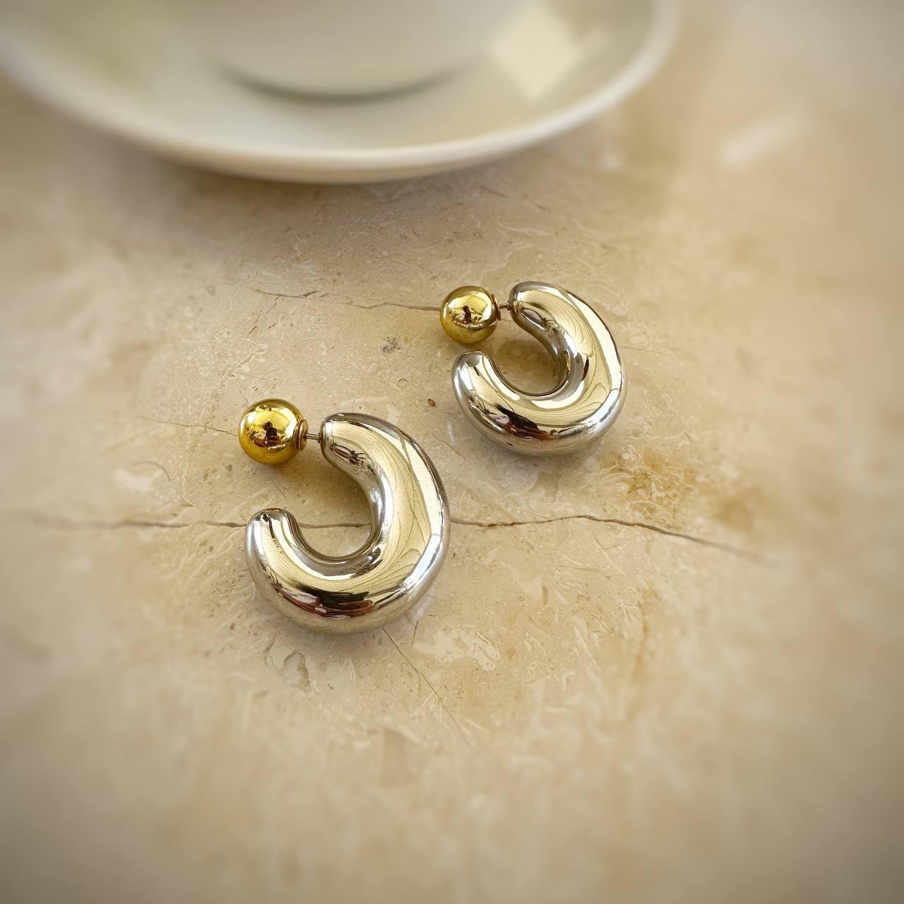 VİP Özel Seri Asimetrik Yarım Tombul Halka Çelik Küpe