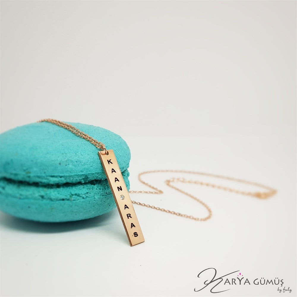 YENİ DİKEY ÇUBUK İSİMLİ KOLYE