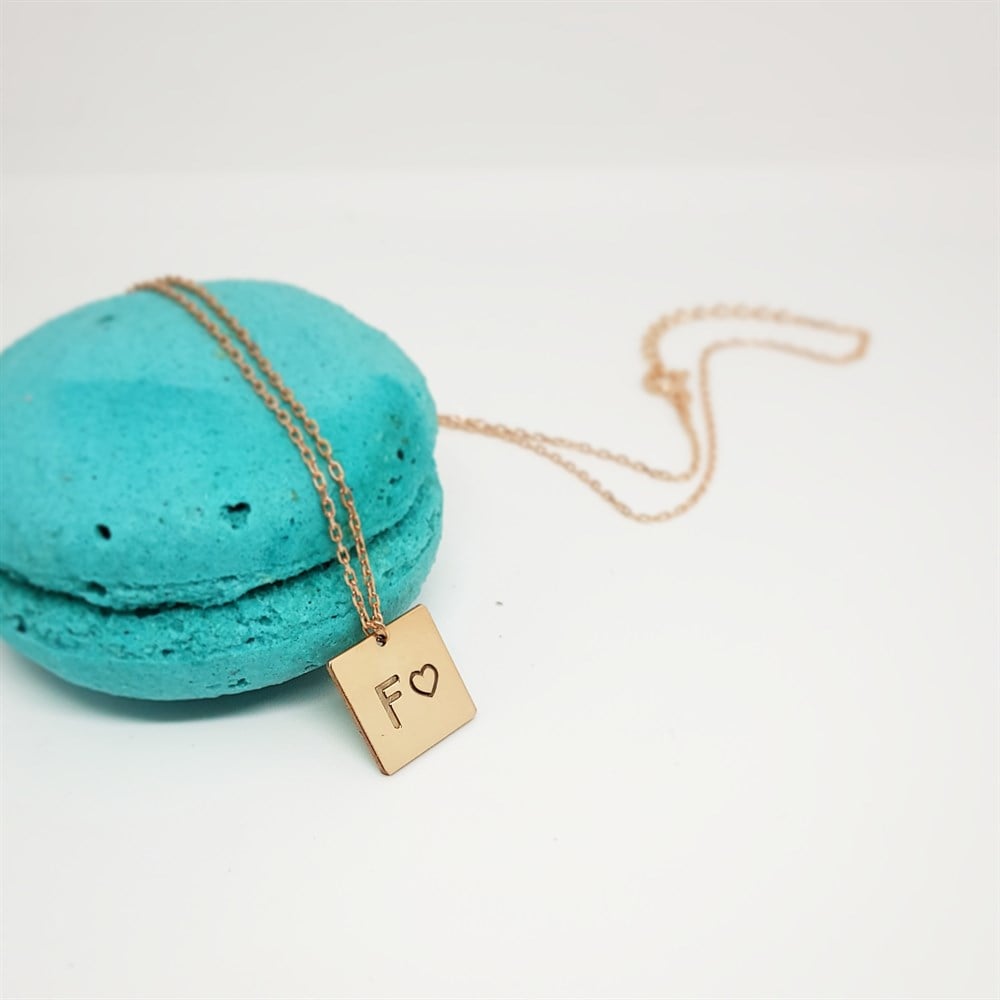 YENİ KARE PLAKA HARF KALP GÜMÜŞ KOLYE