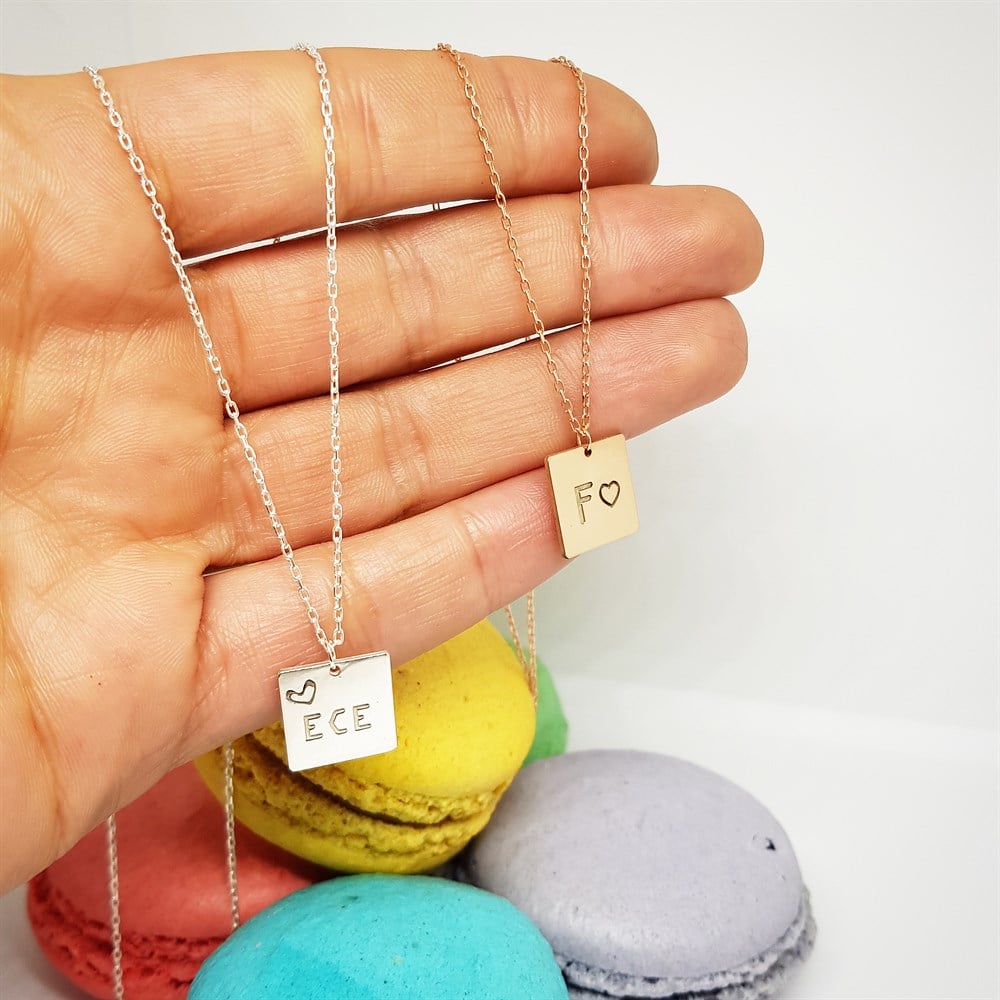 YENİ KARE PLAKA HARF KALP GÜMÜŞ KOLYE